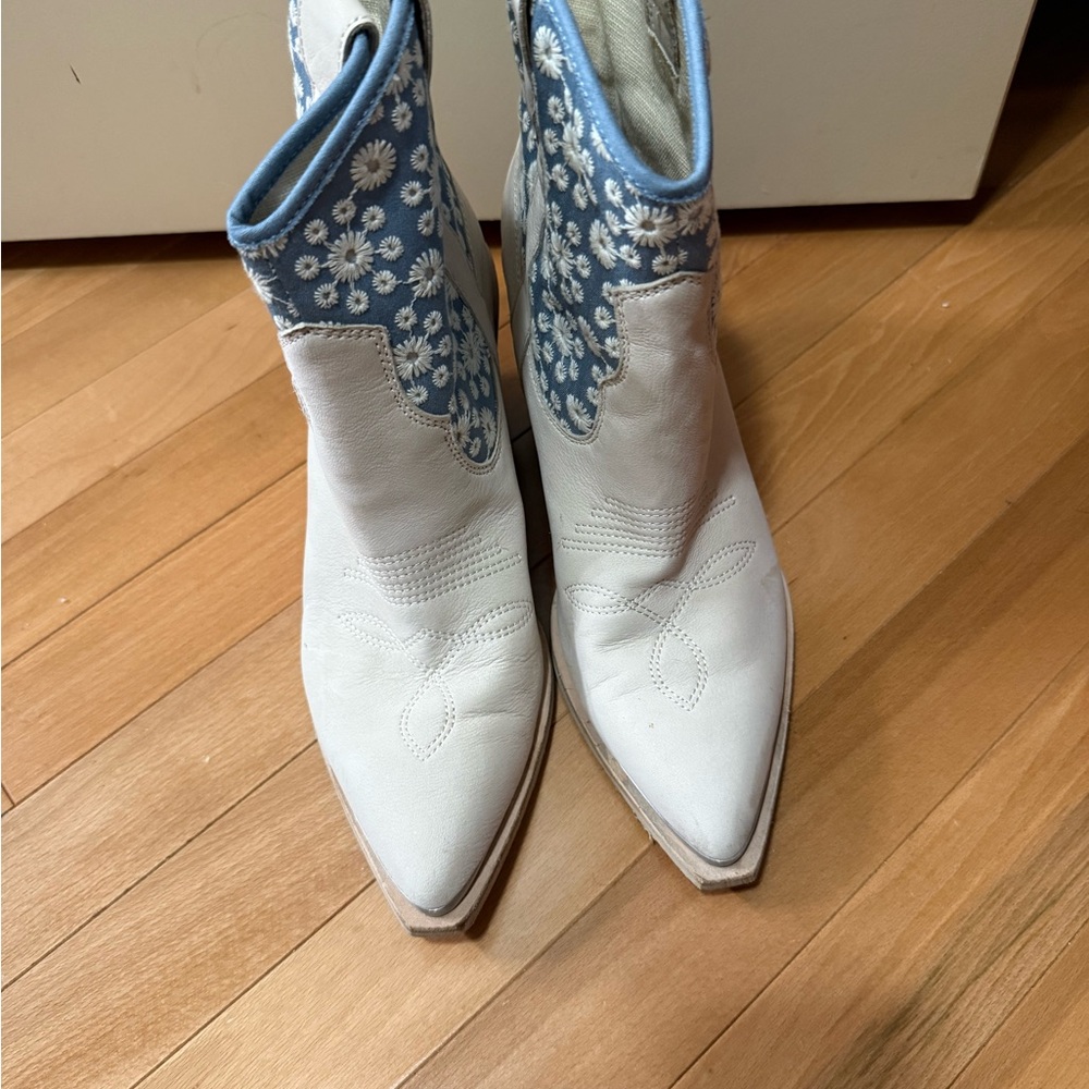 Dolce Vita Nashe Floral Embroidered Cowboy Ankle Boots Rodeo/Concert - Picture 3 of 5
